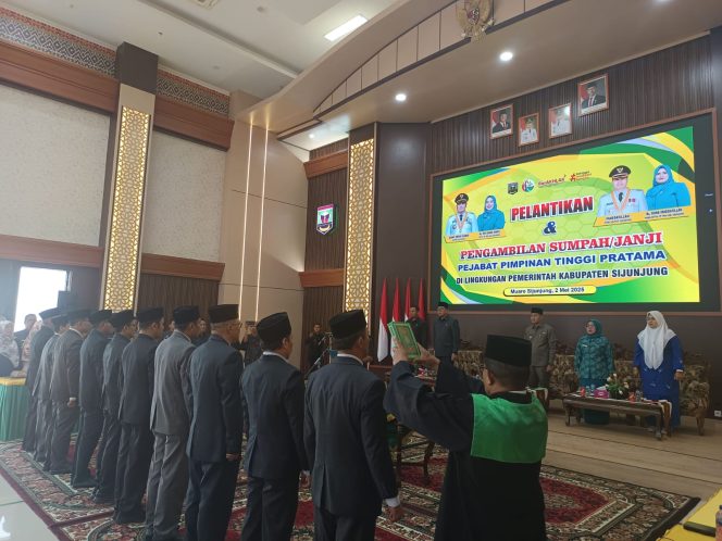 
					10 Pejabat Baru Pemkab Sijunjung Resmi Dilantik