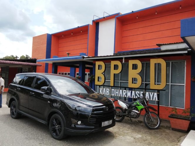 
					Dugaan Korupsi Dana Covid 19, Kantor BPBD Dharmasraya Digeledah Oleh Satreskrim Polres Dharmasraya