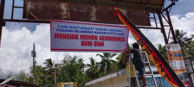 
					Masyarakat Nagari Koto Sani Kabupaten Solok Tolak Proyek Geothermal