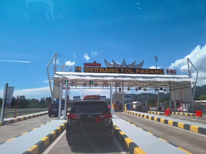 
					Tarif Tol Padang–Sicincin Segera Diberlakukan, Hutama Karya Libatkan Publik dan Salurkan Bantuan Sosial