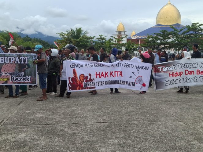 
					Warga Kapalo Hilalang Protes Pembangunan Yonkes di Tarok City: Desak Cabut SK Hibah Tanah