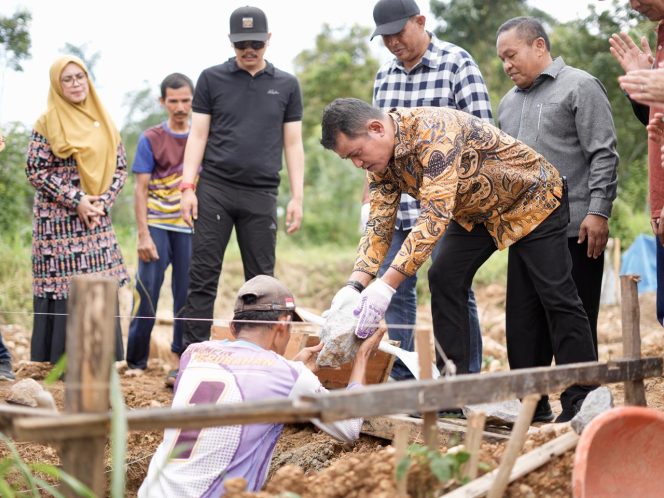 
					Bupati Solok Resmikan Peletakan Batu Pertama Gedung Sekretariat IBI di Koto Gaek Guguak