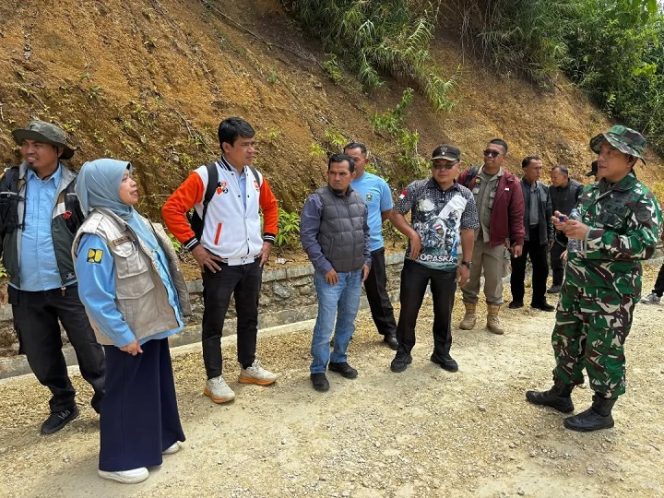 
					Wabup Solok Tinjau Jalan Amblas di Sariak Alahan Tigo, Opsi Jembatan Bailey Jadi Solusi Sementara