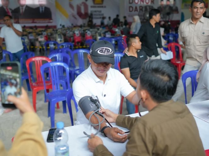 
					Bupati Solok Bersama Ketua TP-PKK Kabupaten Solok Lakukan Aksi Donor Darah di GOR H. Agus Salim Padang