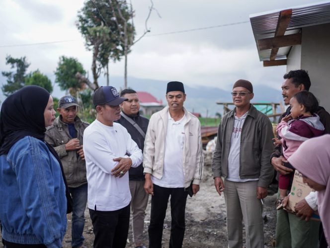 
					Bupati Solok Kunjungi Korban Kebakaran di Lembah Gumanti, Serahkan Bantuan Kemanusiaan